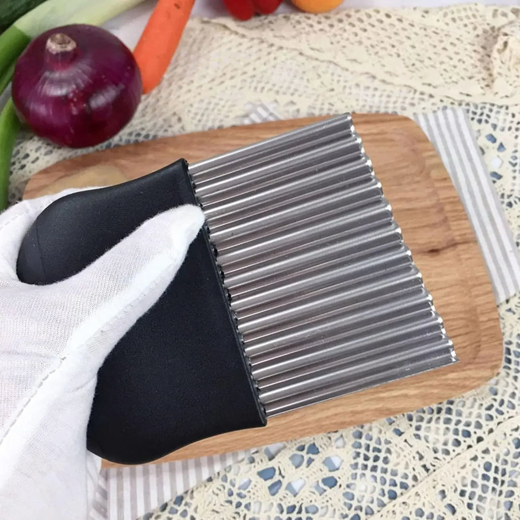 Crinkle Cutting Knife